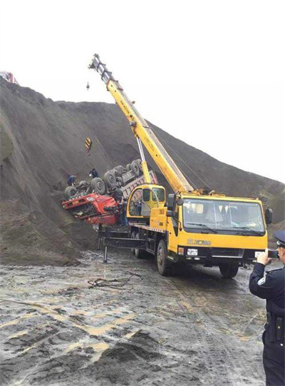 宽甸上犹道路救援